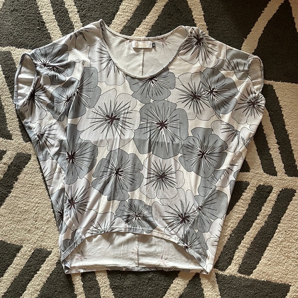 Ava Sky Black and White Floral Print Top XS
